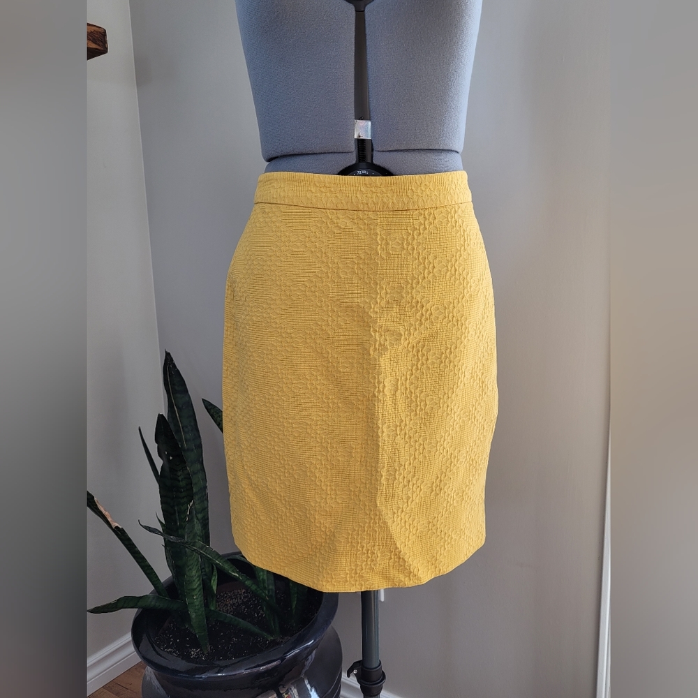 Banana Republic yellow skirt size 4